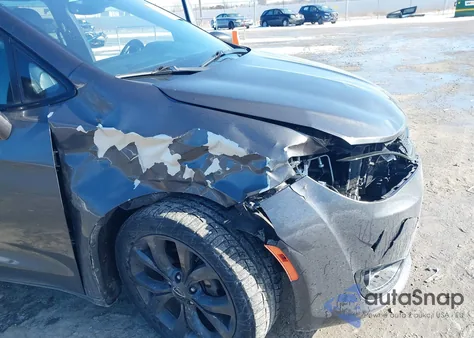 2018 Chrysler Pacifica Touring L Plus z USA, uszkodzony, nr VIN 2C4RC1EG5JR305642